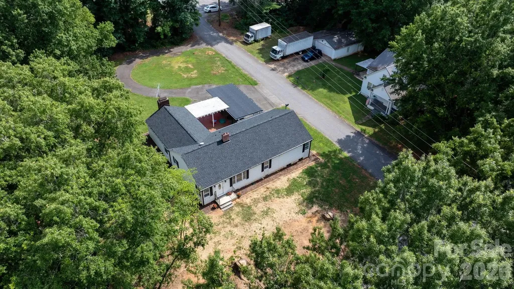 227 W 27th Street Newton NC 28658