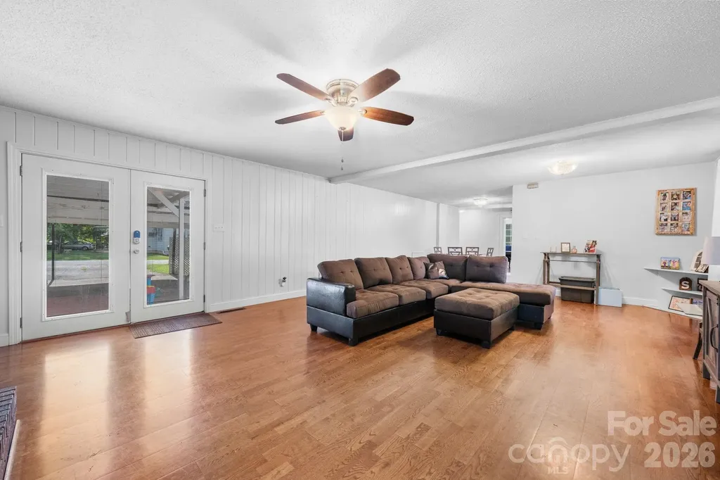 227 W 27th Street Newton NC 28658