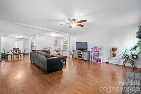 227 W 27th Street Newton NC 28658