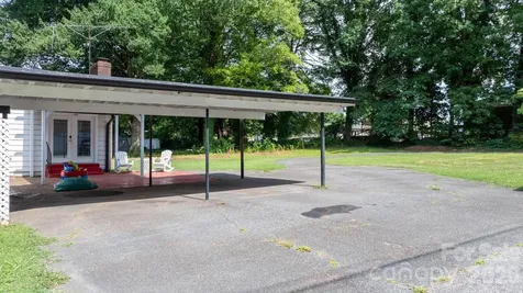 227 W 27th Street Newton NC 28658