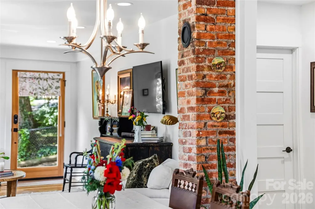 9 Bramlett Court Asheville NC 28806