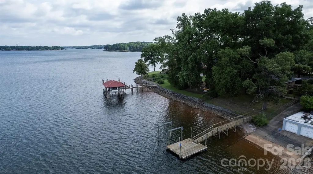 5135 Windward Point Denver NC 28037