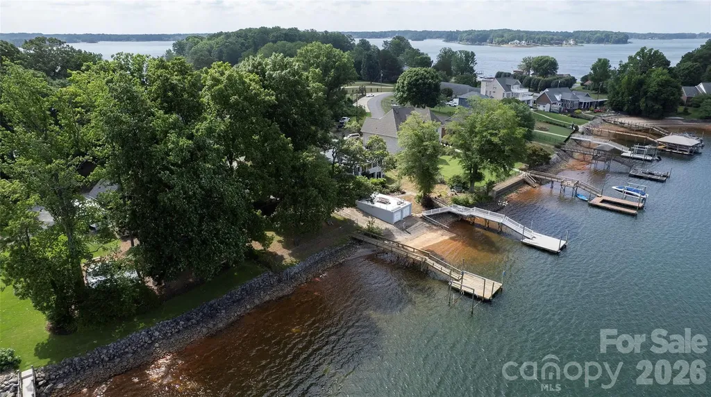 5135 Windward Point Denver NC 28037