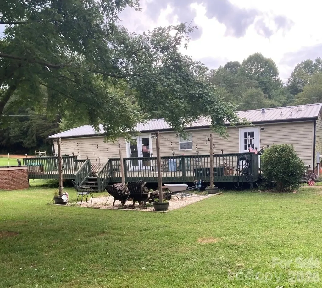 2044 Clareview Drive Conover NC 28613