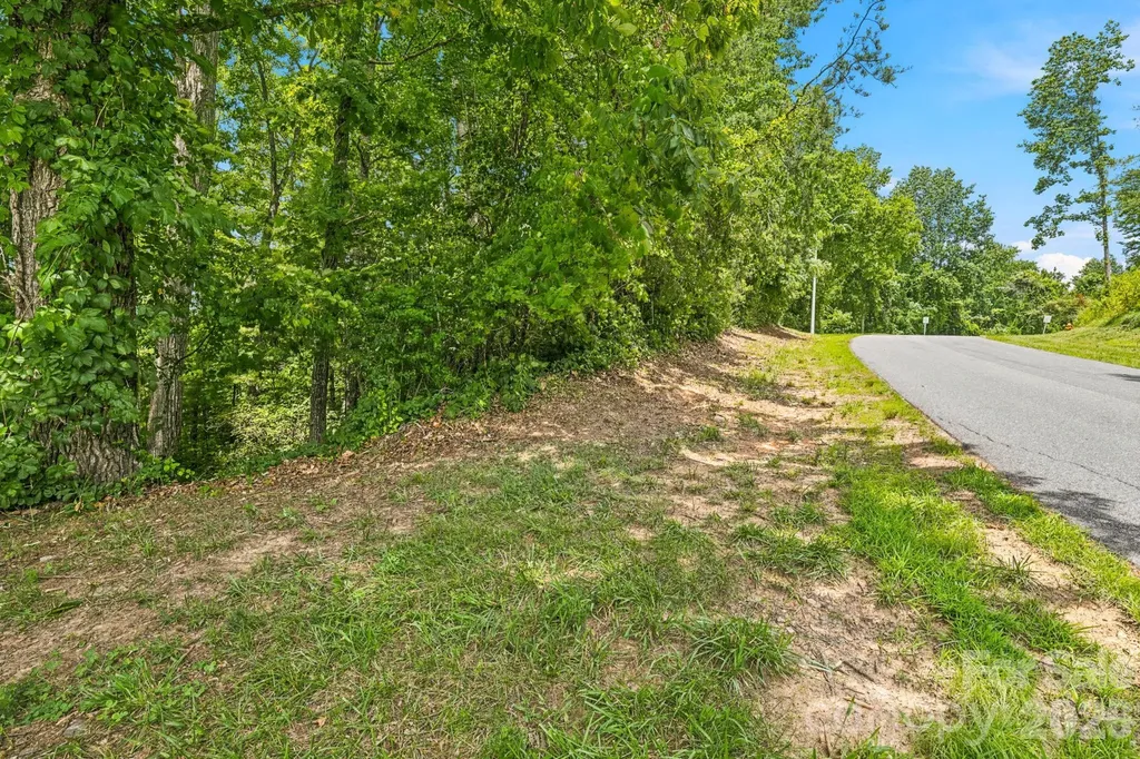999 Perrion Avenue Weaverville NC 28787