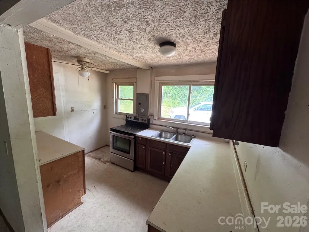 402 Sharon Road Fairview NC 28730