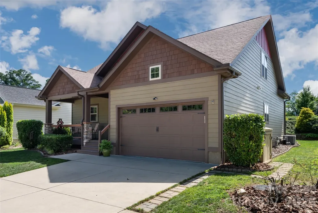 17 Asher Lane Arden NC 28704