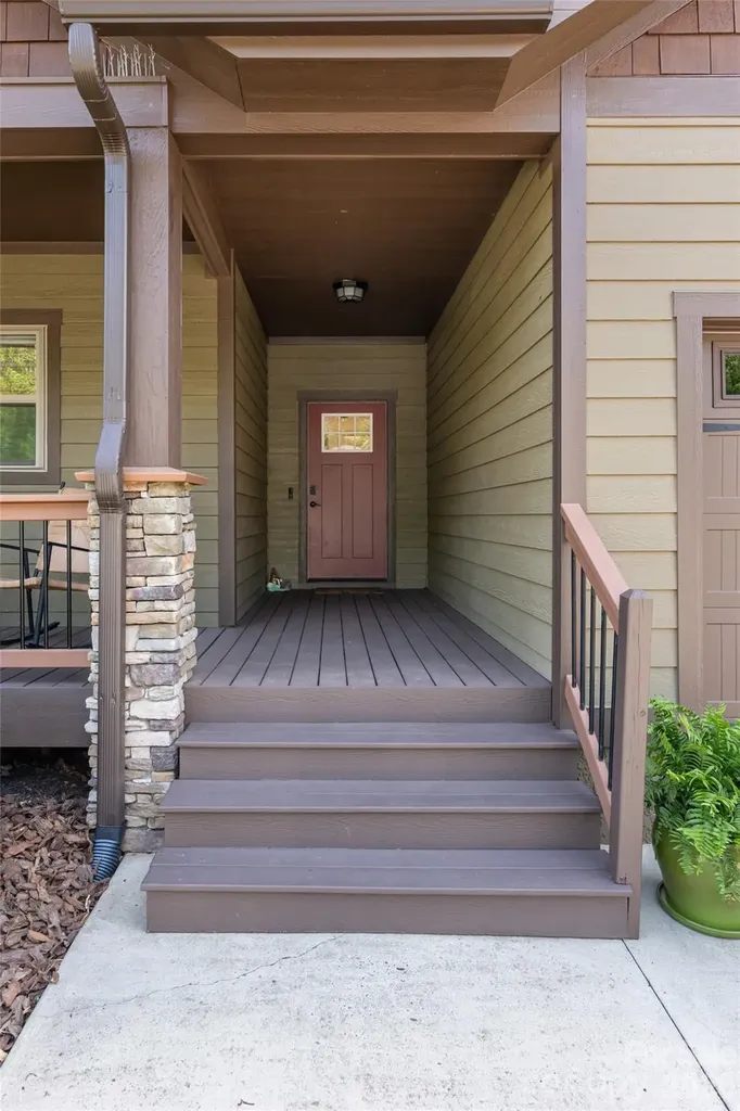 17 Asher Lane Arden NC 28704