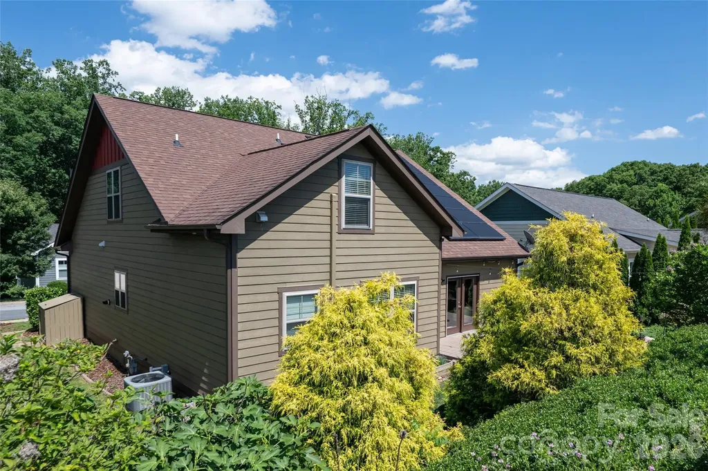 17 Asher Lane Arden NC 28704