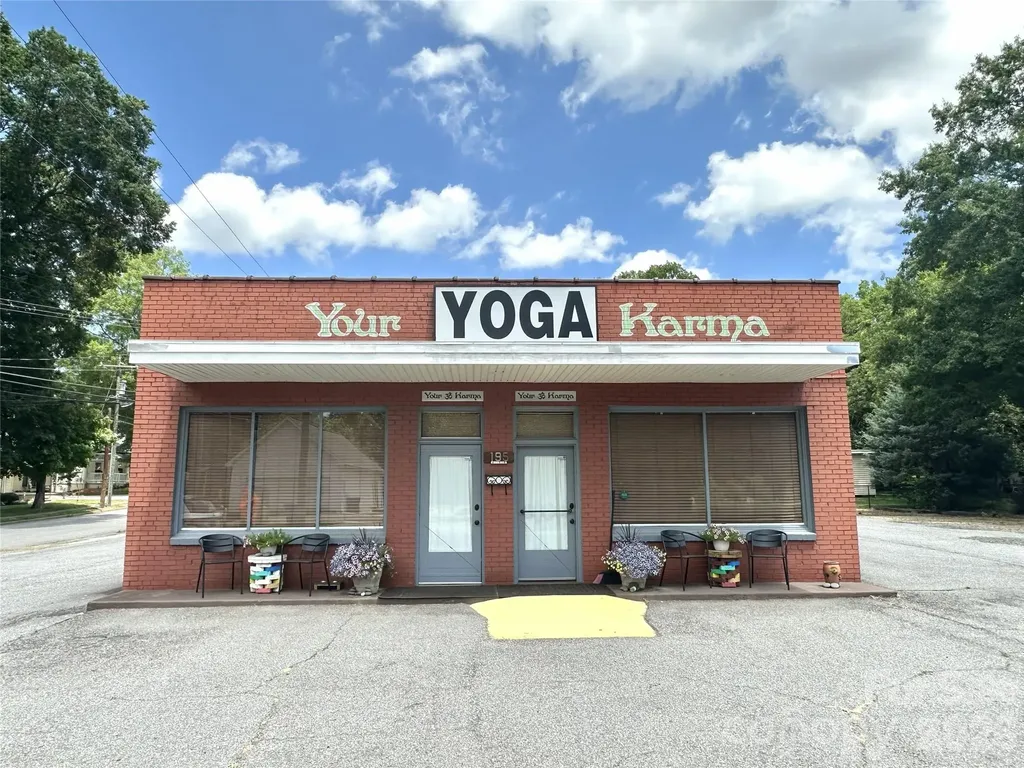 195 W Statesville Avenue Mooresville NC 28115