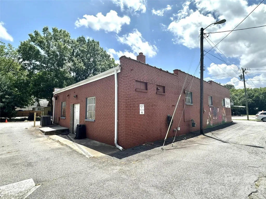 195 W Statesville Avenue Mooresville NC 28115