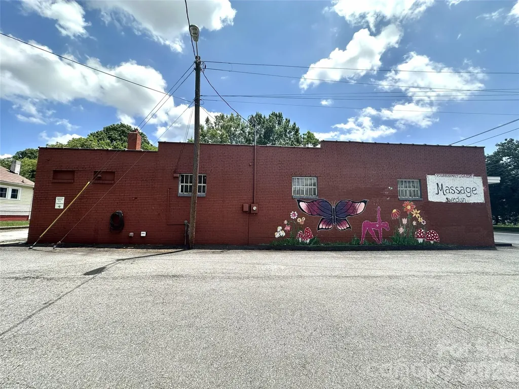 195 W Statesville Avenue Mooresville NC 28115