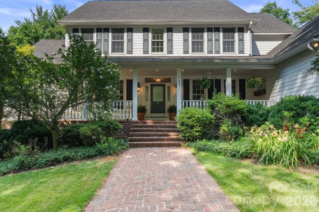 107 Windsong Extension Fairview NC 28730