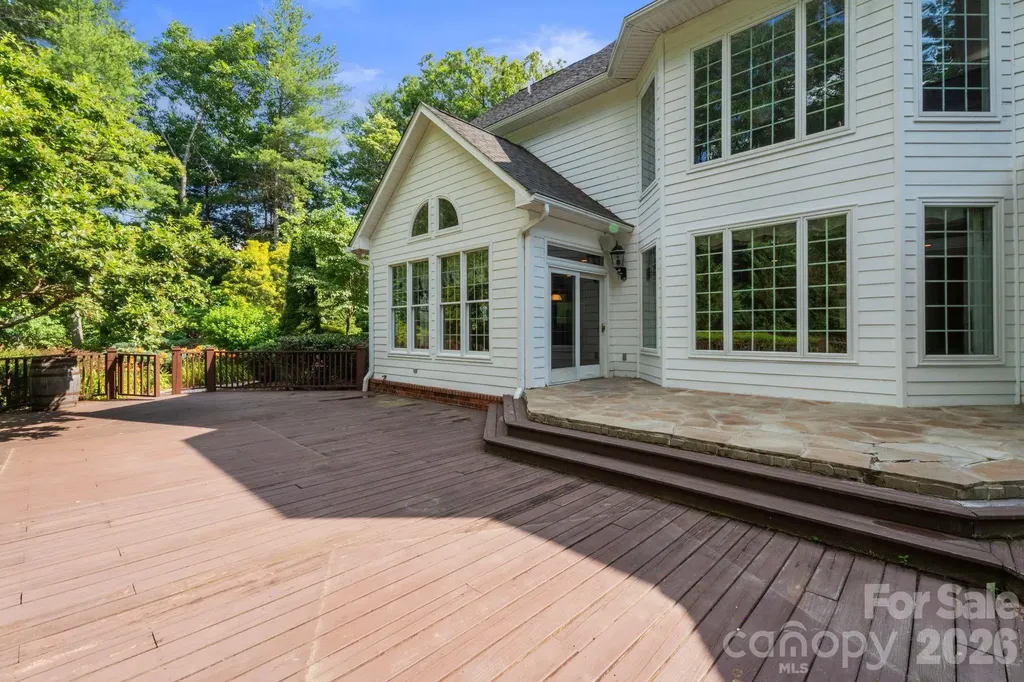 107 Windsong Extension Fairview NC 28730