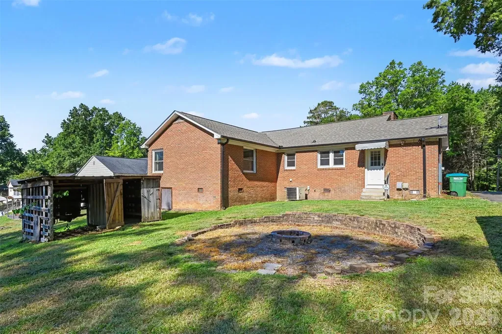 407 S Beaver Street Landis NC 28088