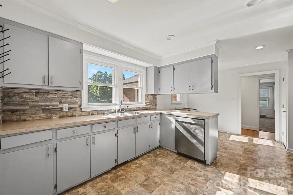 407 S Beaver Street Landis NC 28088
