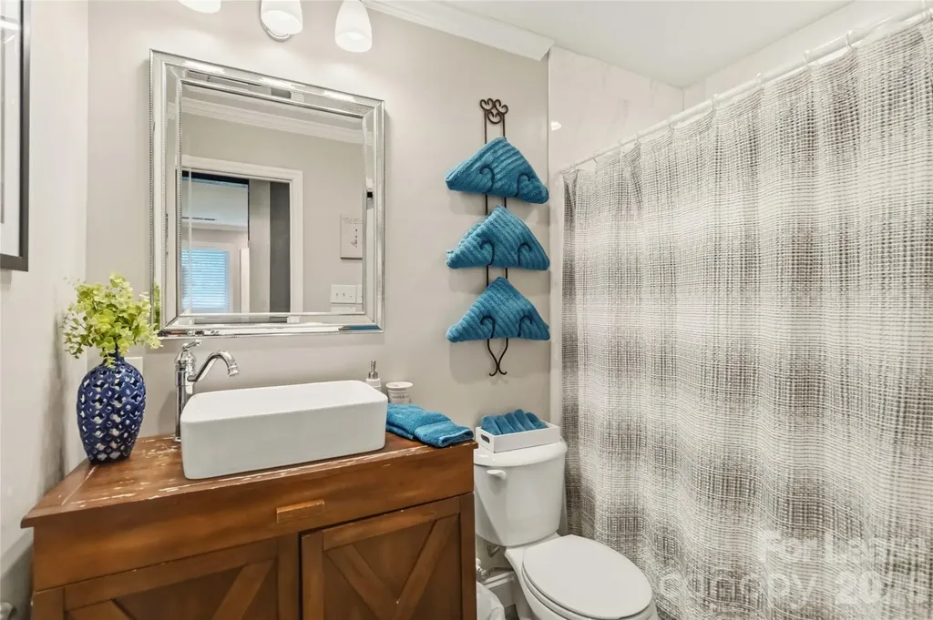 4231 Firethorne Road Charlotte NC 28205