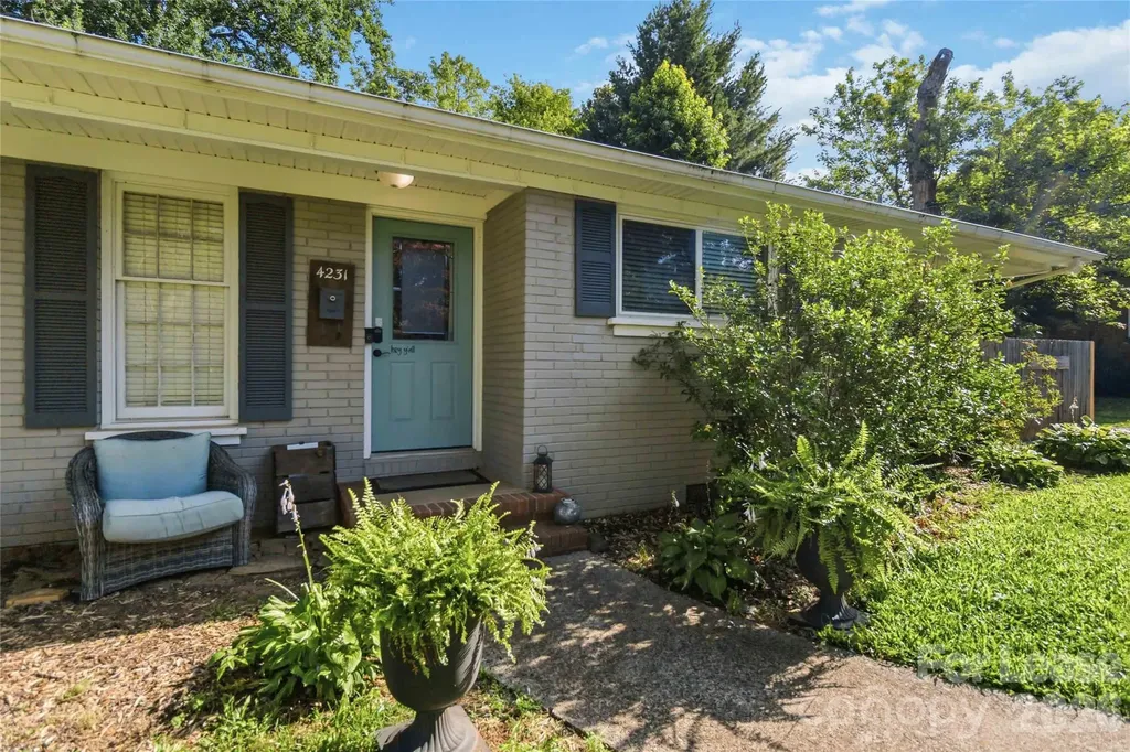 4231 Firethorne Road Charlotte NC 28205