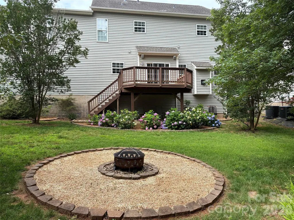 12025 Harmon Lane Pineville NC 28134