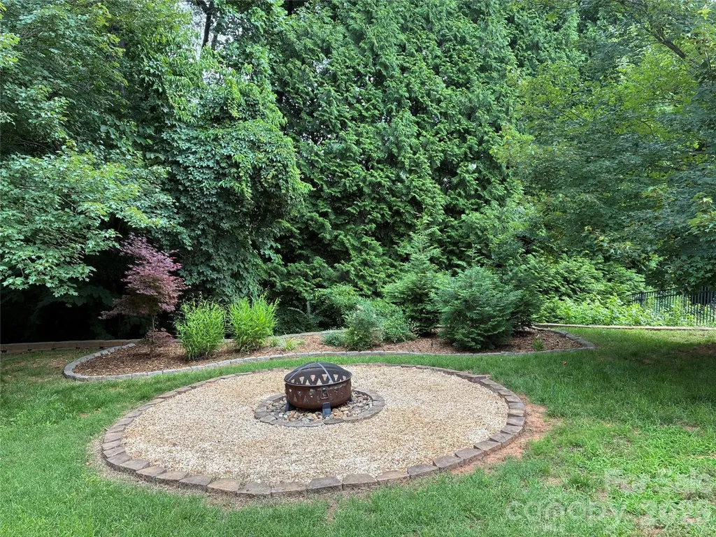 12025 Harmon Lane Pineville NC 28134