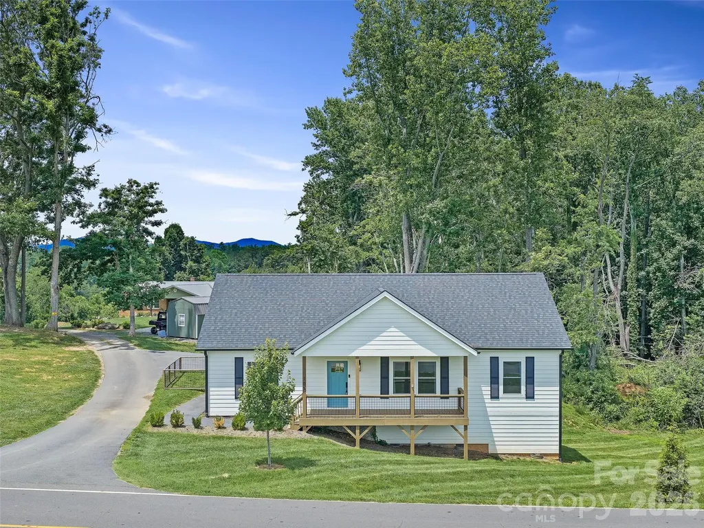 105 Crowder Hills Lane Asheville NC 28804