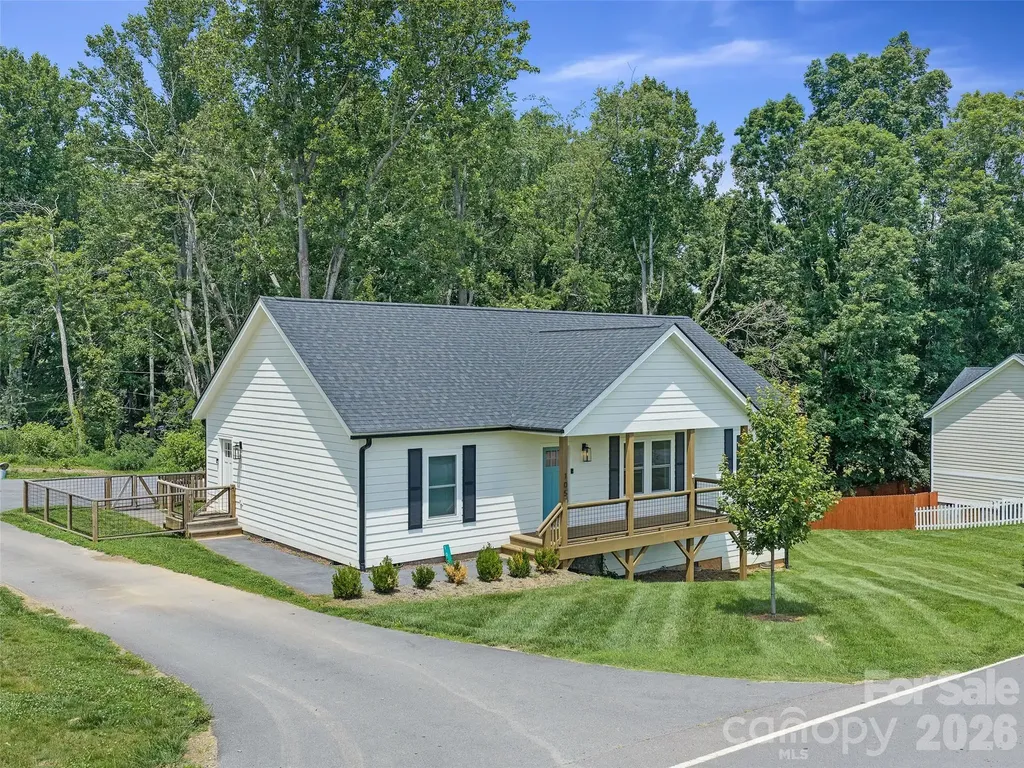105 Crowder Hills Lane Asheville NC 28804