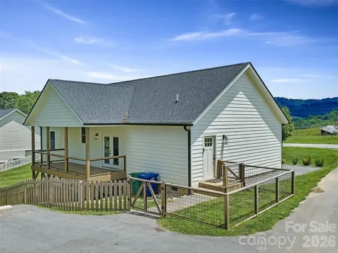 105 Crowder Hills Lane Asheville NC 28804