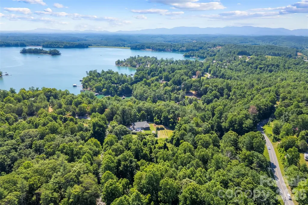 6125 Holiday Shores Avenue Nebo NC 28761