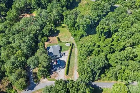6125 Holiday Shores Avenue Nebo NC 28761