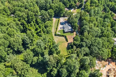 6125 Holiday Shores Avenue Nebo NC 28761
