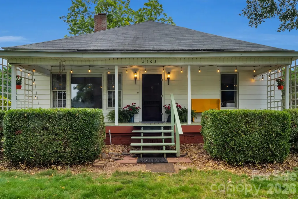 2103 N Thomas Avenue Newton NC 28658