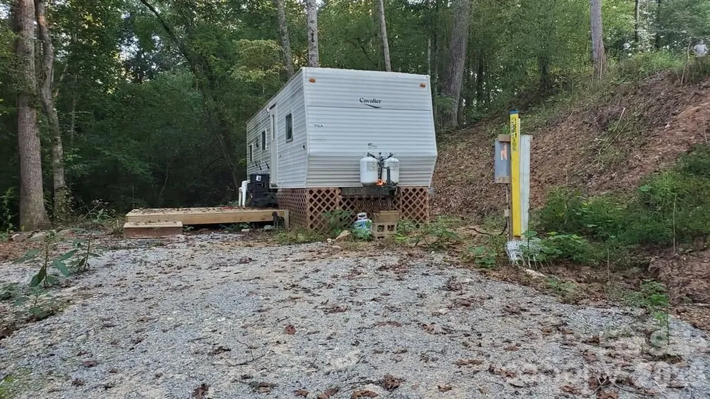 5371 Us 221a Highway Mooresboro NC 28114