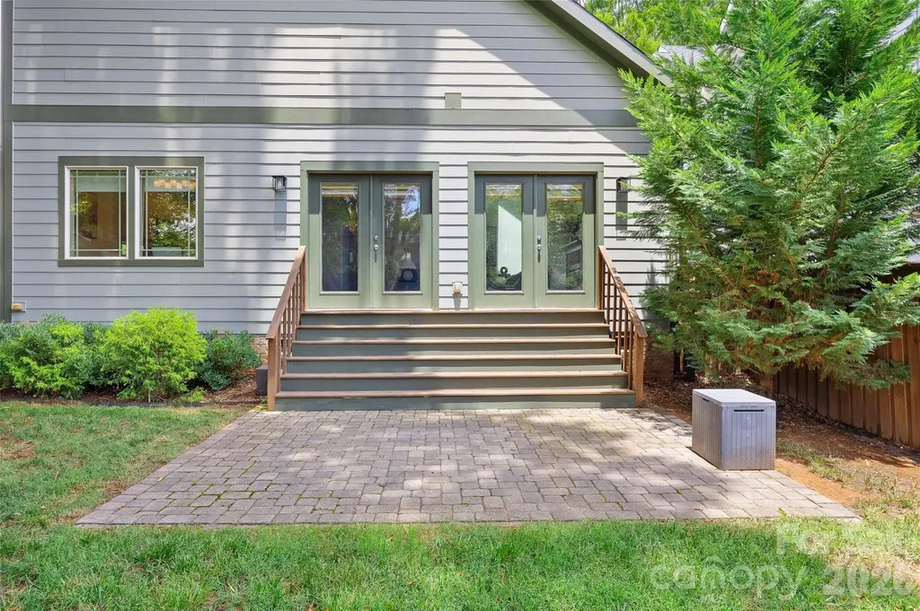 2530 Bay Street Charlotte NC 28205