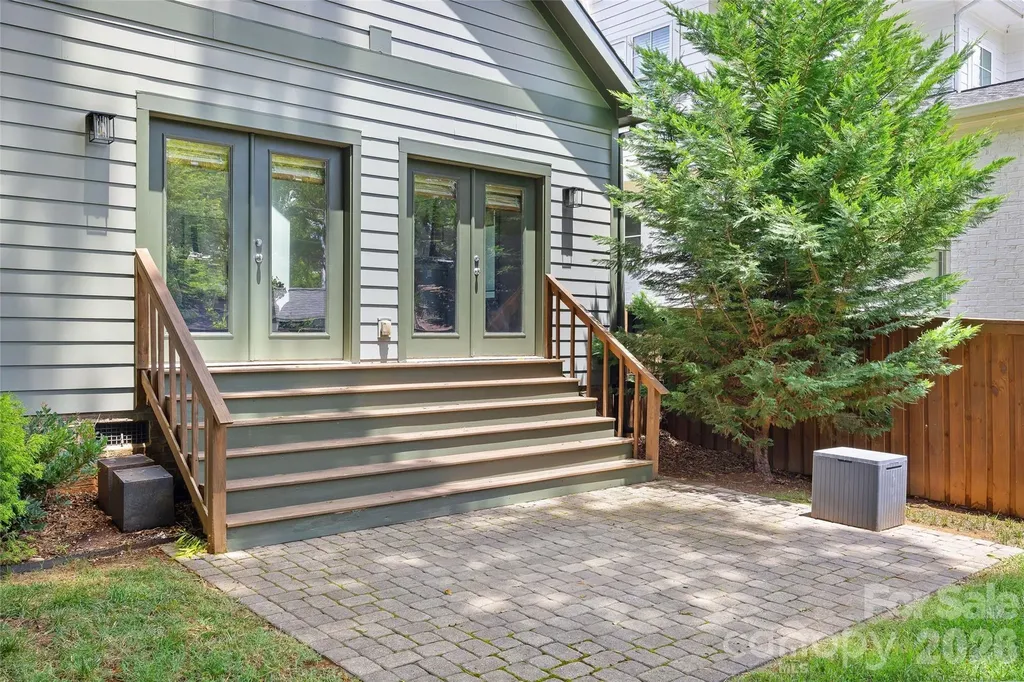 2530 Bay Street Charlotte NC 28205