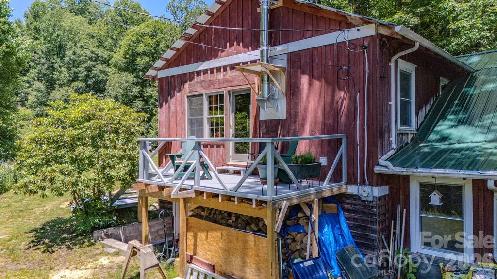 1712 Little Creek Road Hot Springs NC 28743
