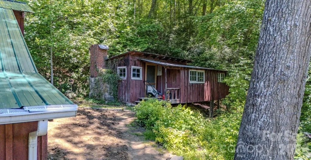 1712 Little Creek Road Hot Springs NC 28743