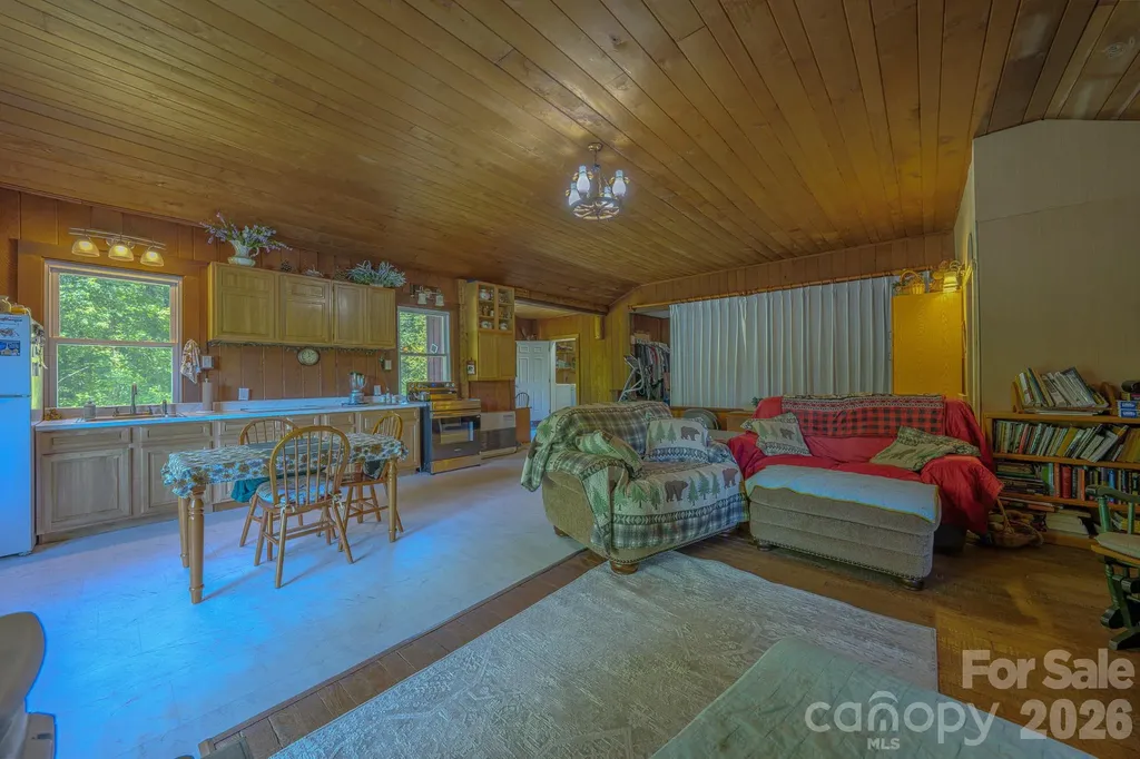 1712 Little Creek Road Hot Springs NC 28743