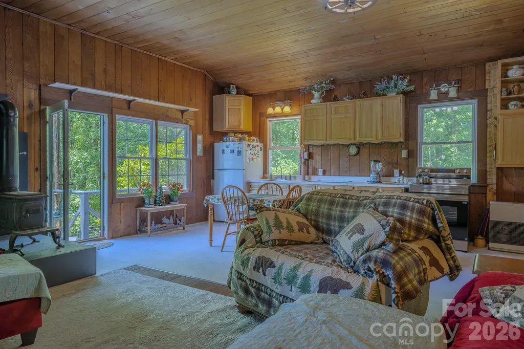 1712 Little Creek Road Hot Springs NC 28743