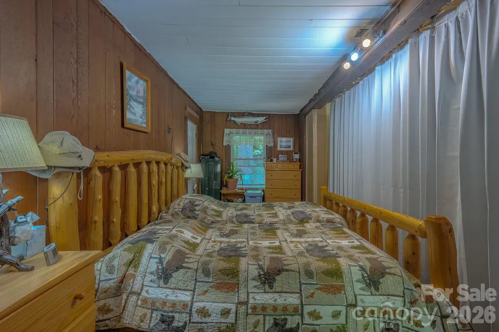 1712 Little Creek Road Hot Springs NC 28743