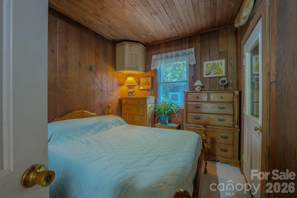 1712 Little Creek Road Hot Springs NC 28743
