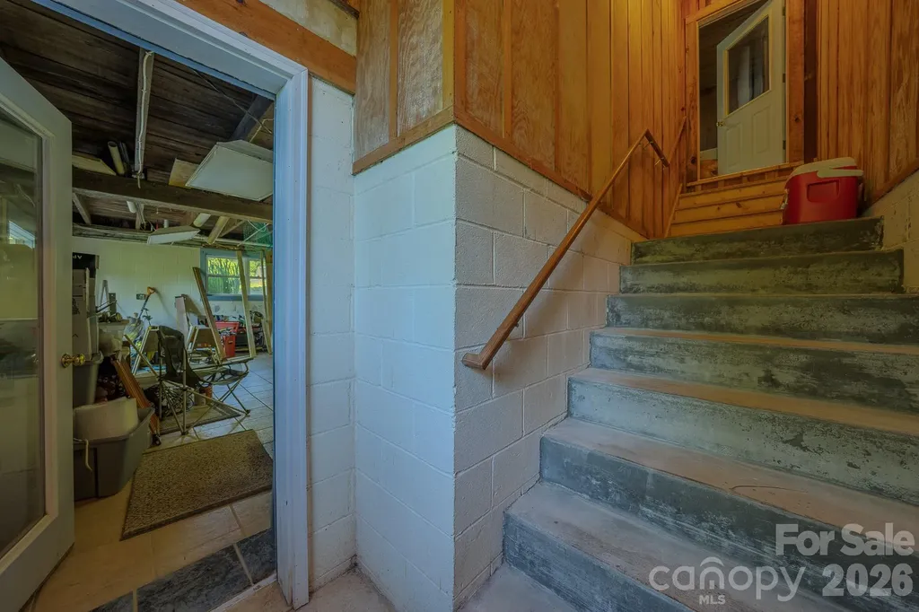 1712 Little Creek Road Hot Springs NC 28743