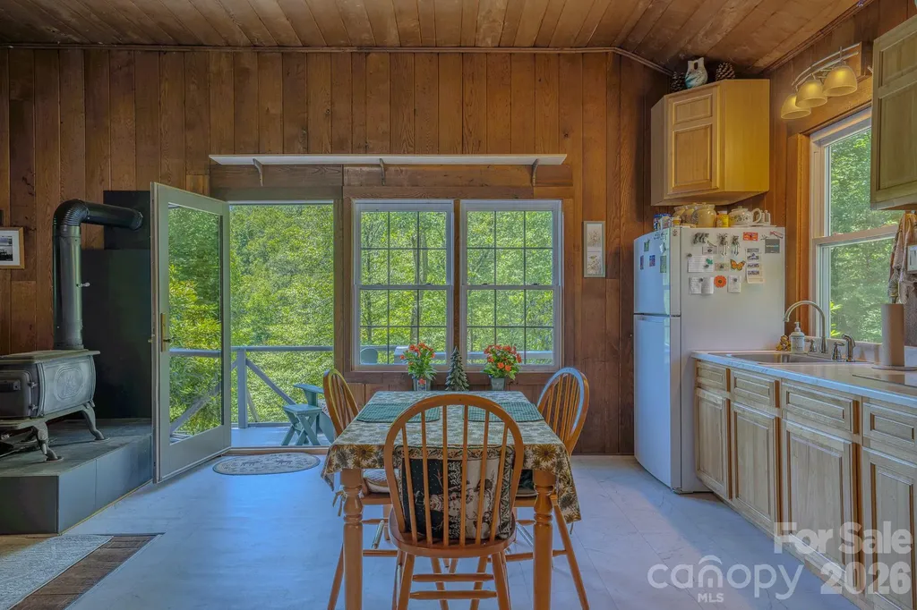 1712 Little Creek Road Hot Springs NC 28743