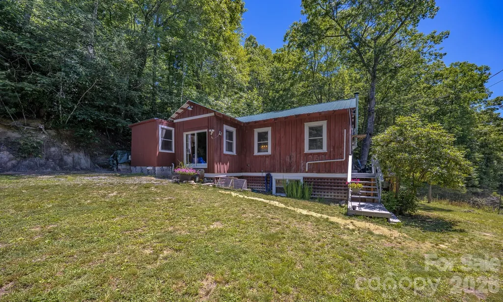 1712 Little Creek Road Hot Springs NC 28743
