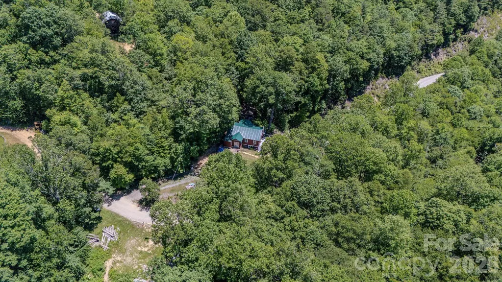 1712 Little Creek Road Hot Springs NC 28743