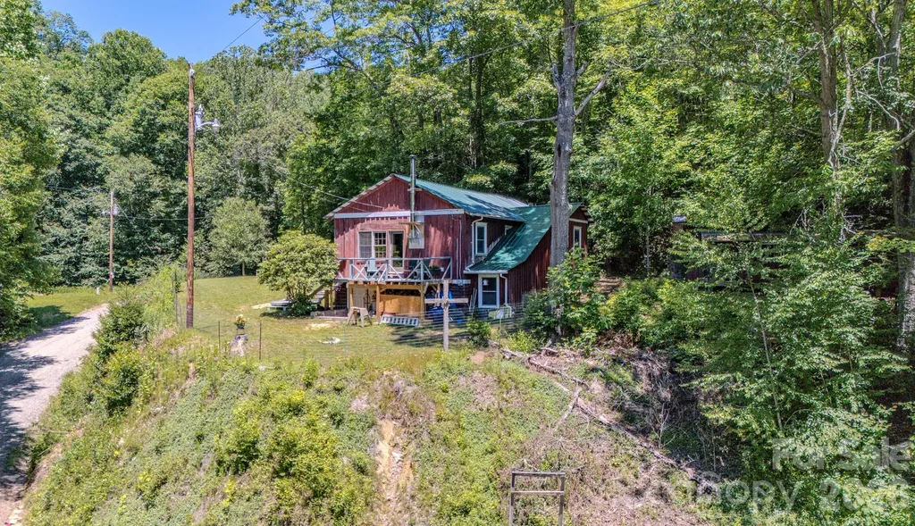 1712 Little Creek Road Hot Springs NC 28743