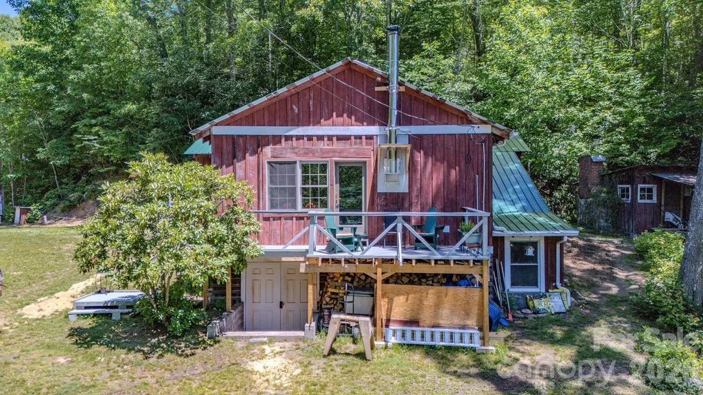 1712 Little Creek Road Hot Springs NC 28743
