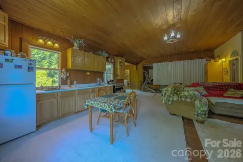 1712 Little Creek Road Hot Springs NC 28743