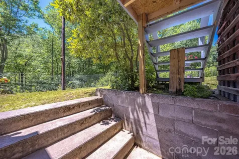 1712 Little Creek Road Hot Springs NC 28743