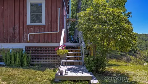 1712 Little Creek Road Hot Springs NC 28743