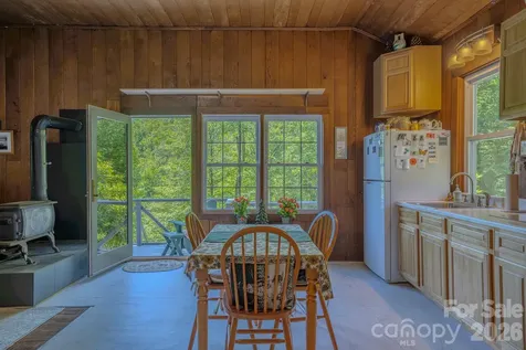 1712 Little Creek Road Hot Springs NC 28743